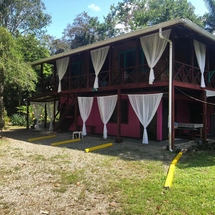 Aldina S Guest House Cahuita Esterno foto